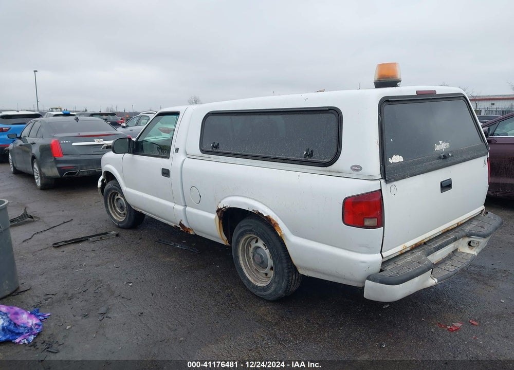 2001 GMC SONOMA SL VIN: 1GTCS145118236842