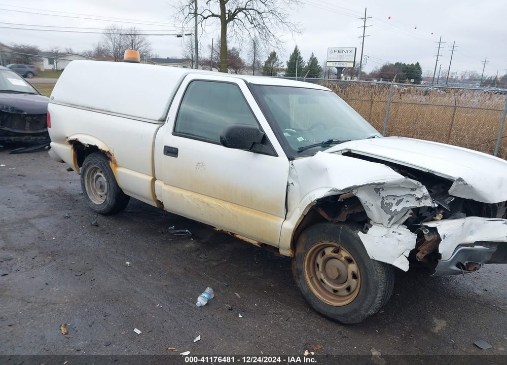 2001 GMC SONOMA SL VIN: 1GTCS145118236842