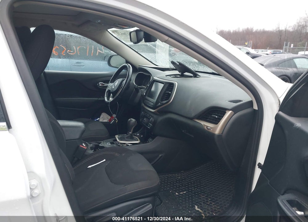2016 JEEP CHEROKEE LATITUDE VIN: 1C4PJMCS6GW105892