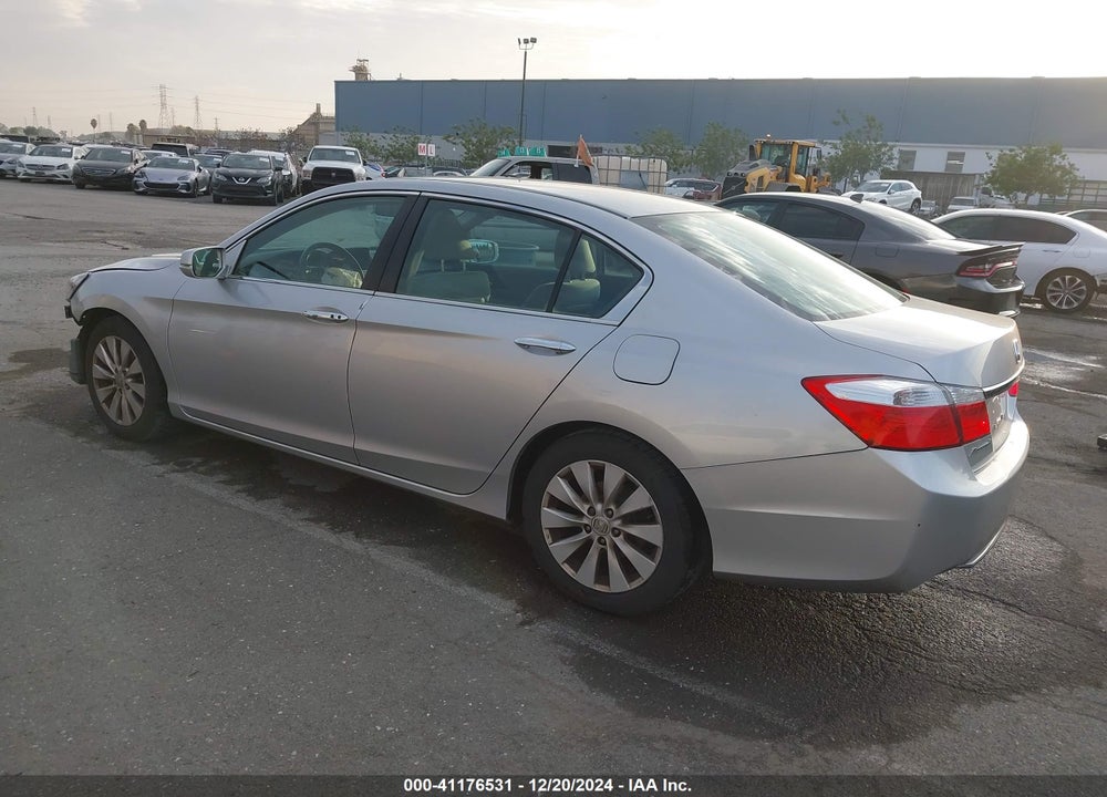 2013 HONDA ACCORD EX VIN: 1HGCR2F70DA212935