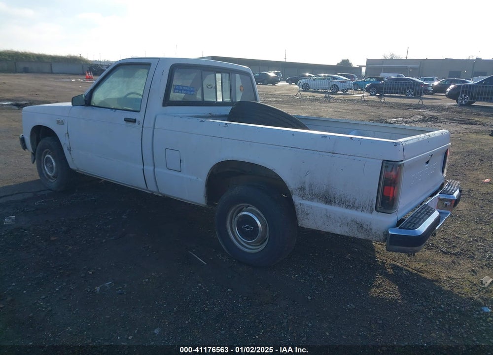 1988 CHEVROLET S TRUCK S10 VIN: 1GCBS14E0J8216206