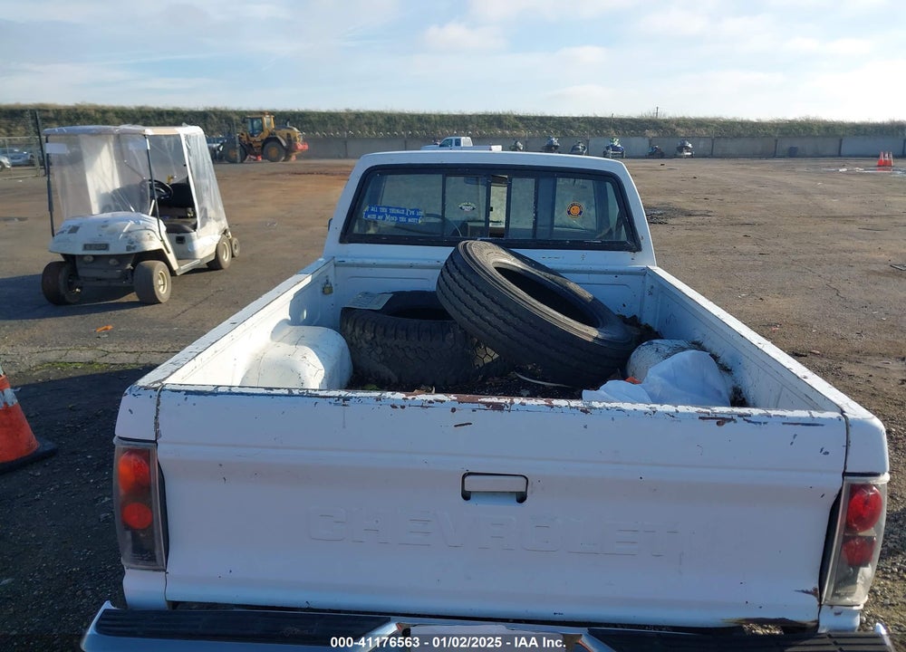 1988 CHEVROLET S TRUCK S10 VIN: 1GCBS14E0J8216206