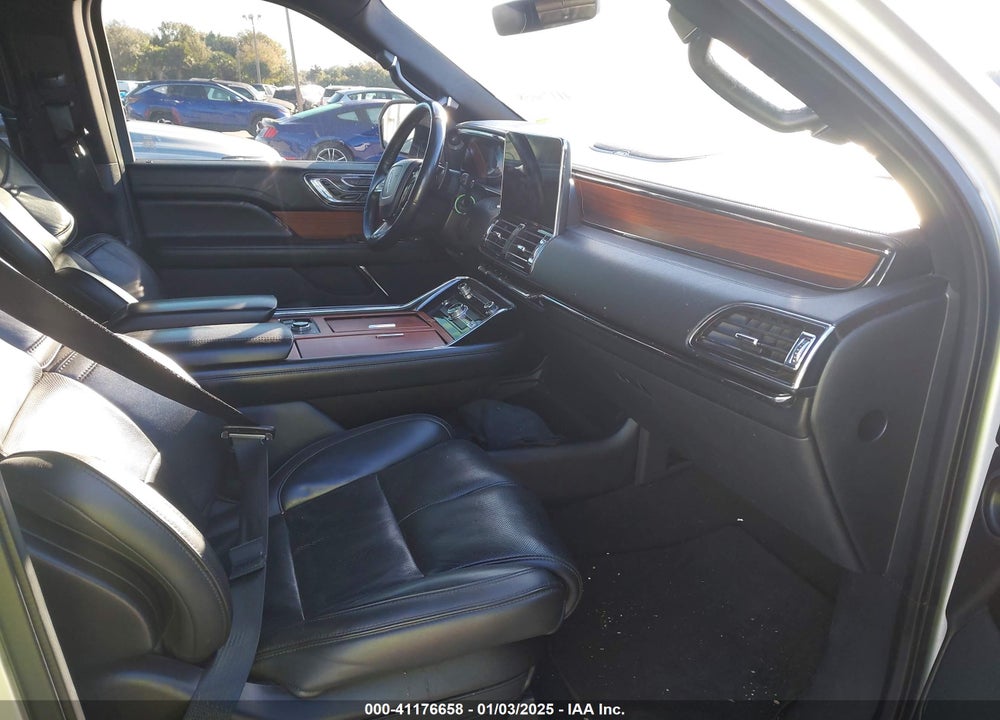 2018 LINCOLN NAVIGATOR L SELECT VIN: 5LMJJ3HTXJEL10610
