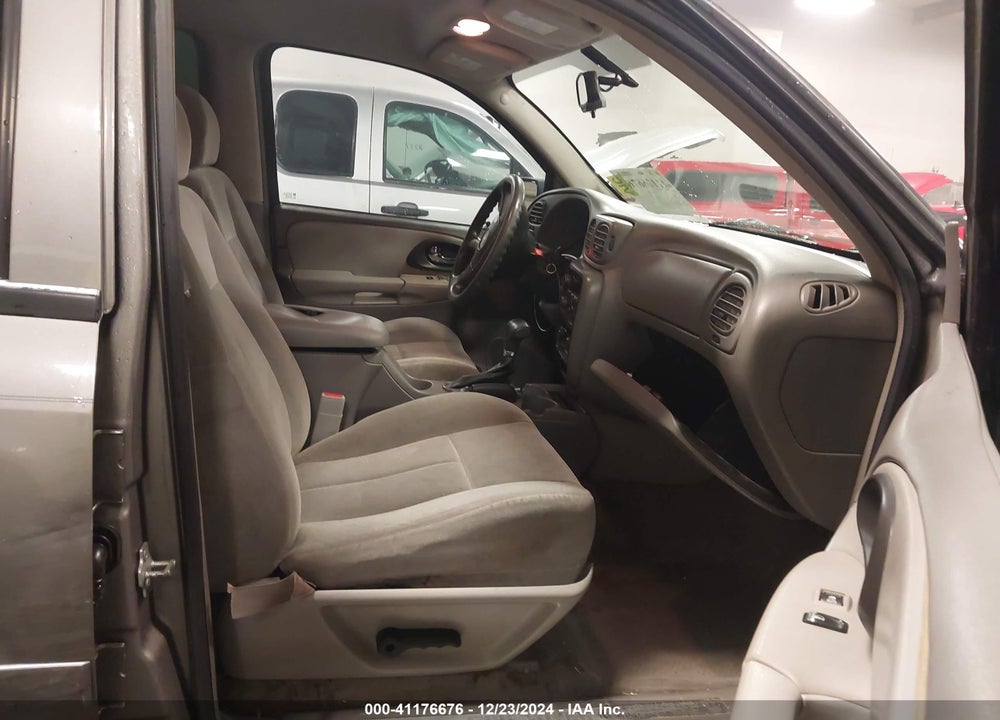 2006 CHEVROLET TRAILBLAZER LS VIN: 1GNDT13SX62150147