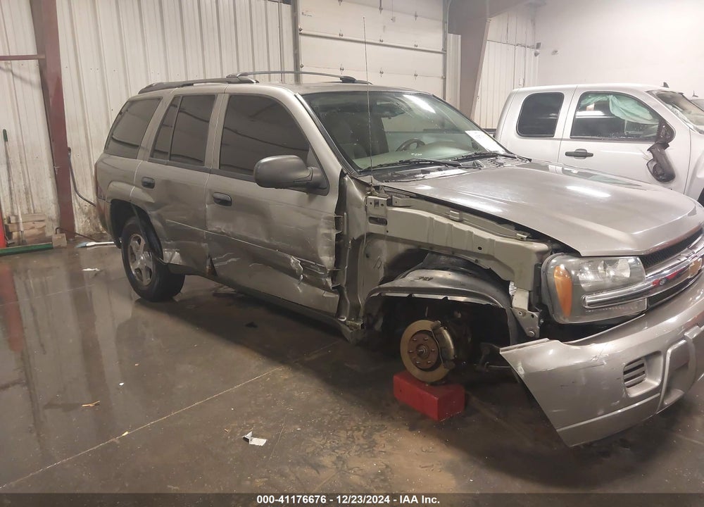 2006 CHEVROLET TRAILBLAZER LS VIN: 1GNDT13SX62150147