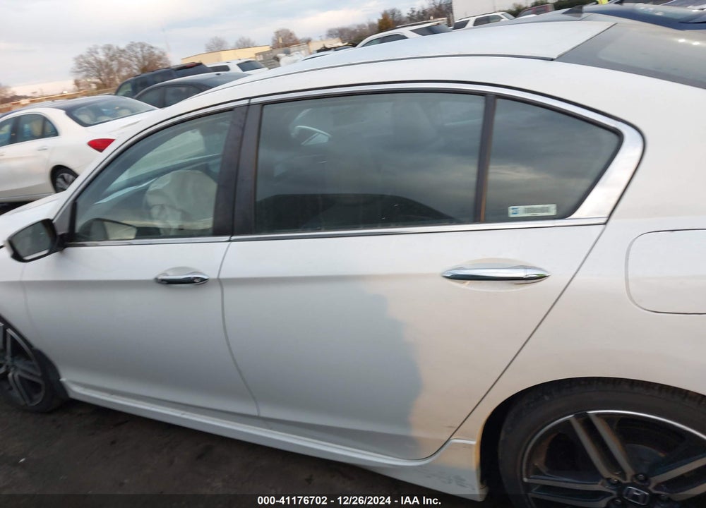 2017 HONDA ACCORD VIN: 1HGCR2F58HA284275