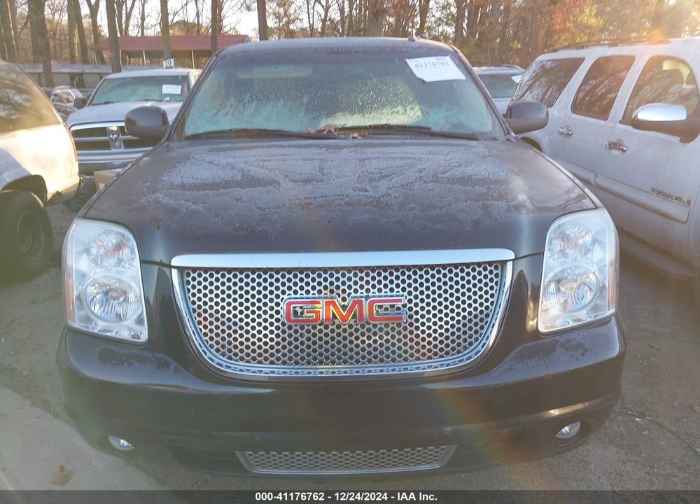 2013 GMC YUKON XL VIN: 1GKS1MEF8DR173250