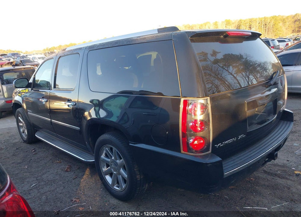 2013 GMC YUKON XL VIN: 1GKS1MEF8DR173250