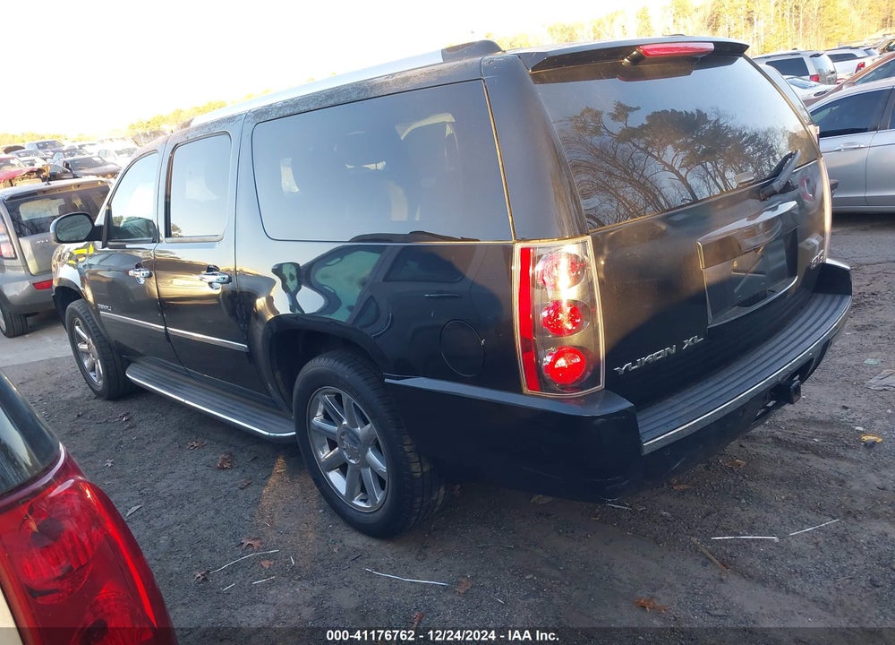 2013 GMC YUKON XL VIN: 1GKS1MEF8DR173250
