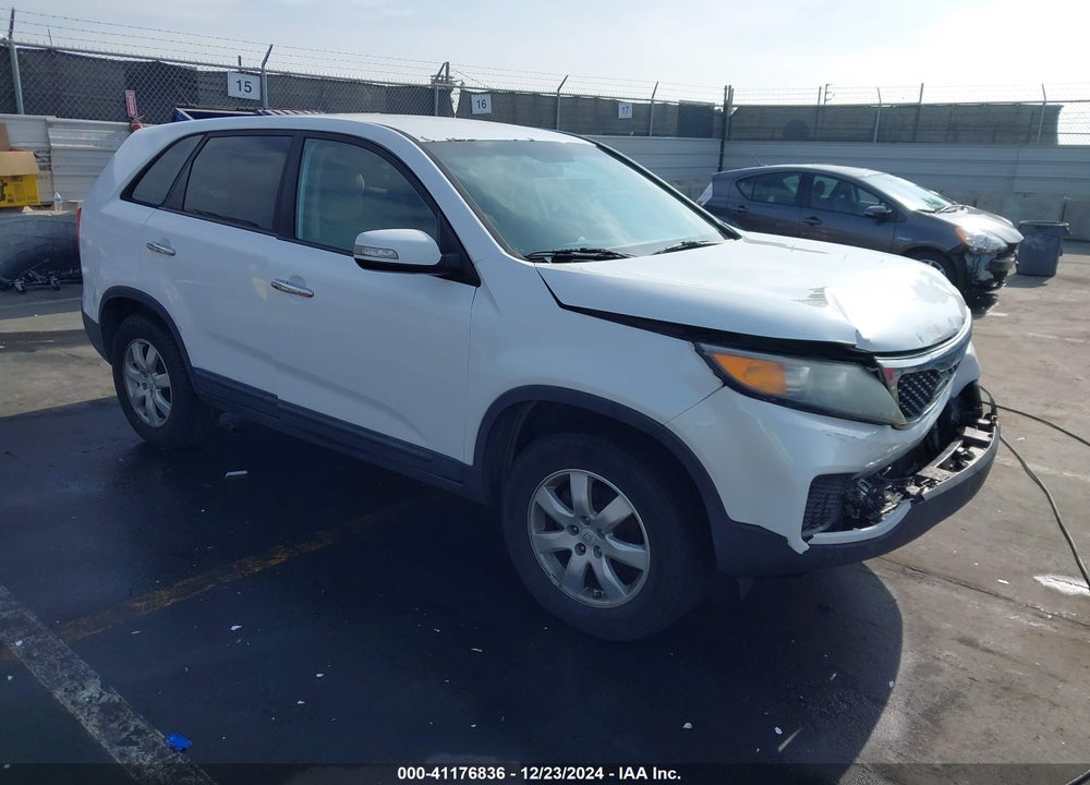 2011 KIA SORENTO LX VIN: 5XYKT3A14BG035355