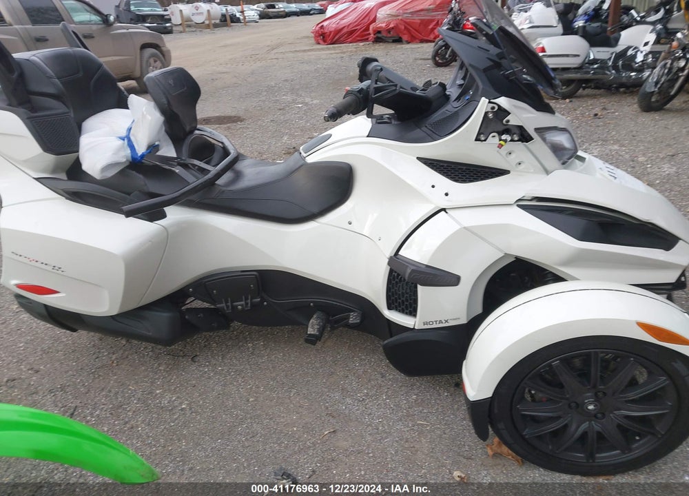 2018 CAN-AM SPYDER ROADSTER RT/RT LIMITED/RT LIMITED 10TH ANNIVERSARY VIN: 2BXNBDD28JV002547