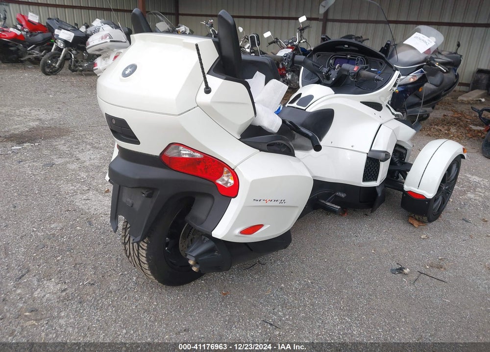 2018 CAN-AM SPYDER ROADSTER RT/RT LIMITED/RT LIMITED 10TH ANNIVERSARY VIN: 2BXNBDD28JV002547