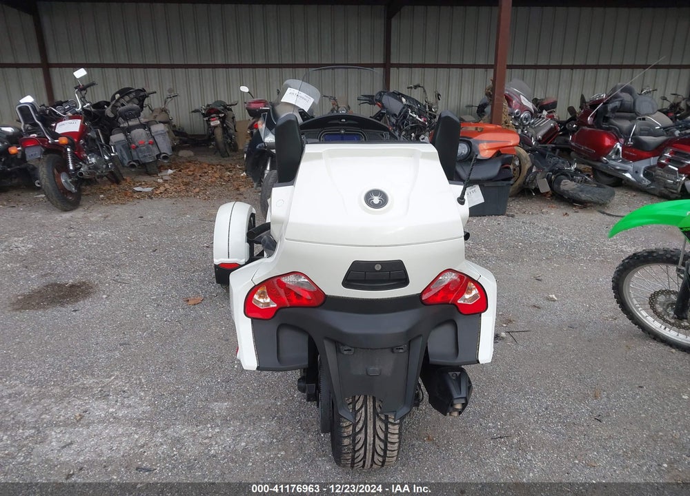 2018 CAN-AM SPYDER ROADSTER RT/RT LIMITED/RT LIMITED 10TH ANNIVERSARY VIN: 2BXNBDD28JV002547