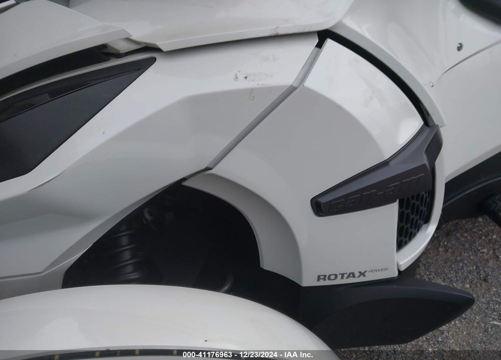 2018 CAN-AM SPYDER ROADSTER RT/RT LIMITED/RT LIMITED 10TH ANNIVERSARY VIN: 2BXNBDD28JV002547
