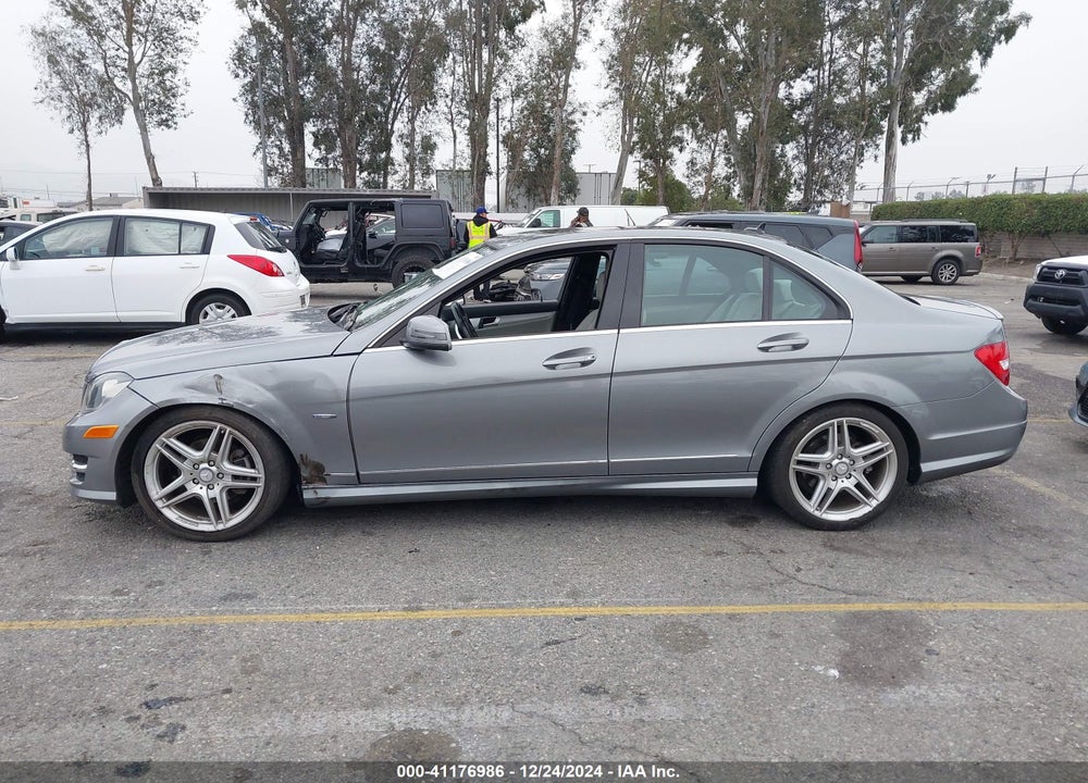 2012 MERCEDES-BENZ C 250 LUXURY/SPORT VIN: WDDGF4HB4CA643241