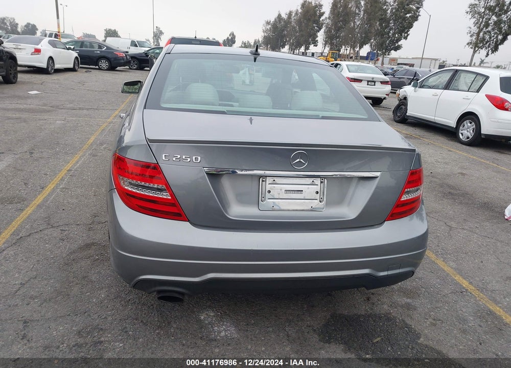 2012 MERCEDES-BENZ C 250 LUXURY/SPORT VIN: WDDGF4HB4CA643241