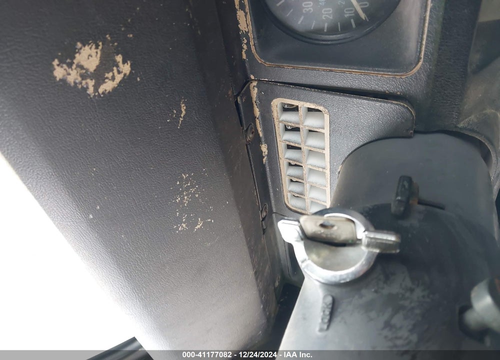 1989 JEEP WRANGLER / YJ VIN: 2J4FY19E8KJ146526