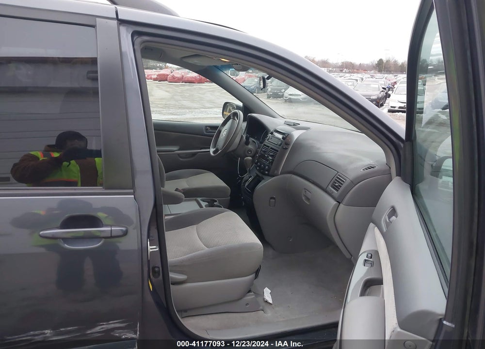 2006 TOYOTA SIENNA LE VIN: 5TDZA23C06S543117