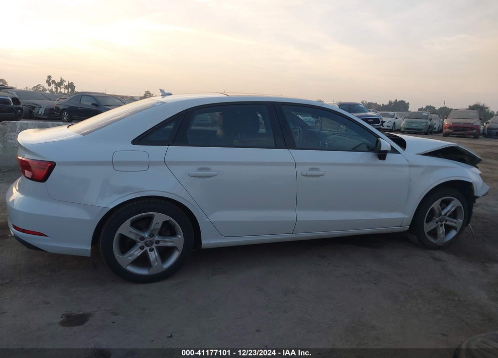2017 AUDI A3 VIN: WAUAUGFF1H1028325