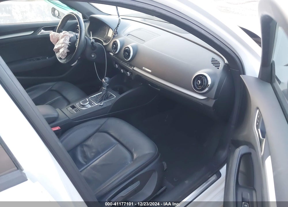 2017 AUDI A3 VIN: WAUAUGFF1H1028325