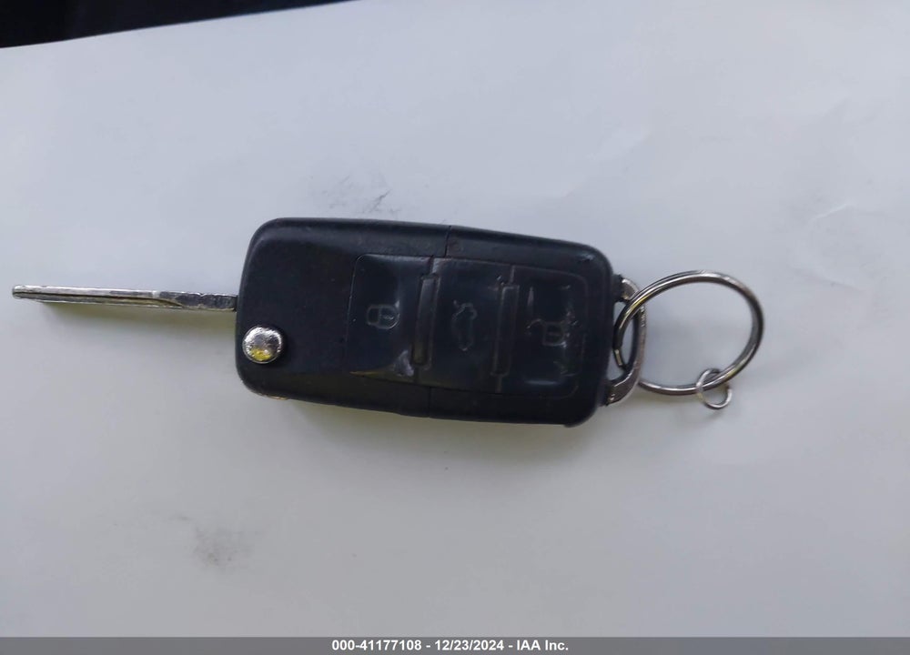 2010 VOLKSWAGEN NEW BEETLE 2.5L VIN: 3VWRG3AG9AM013681