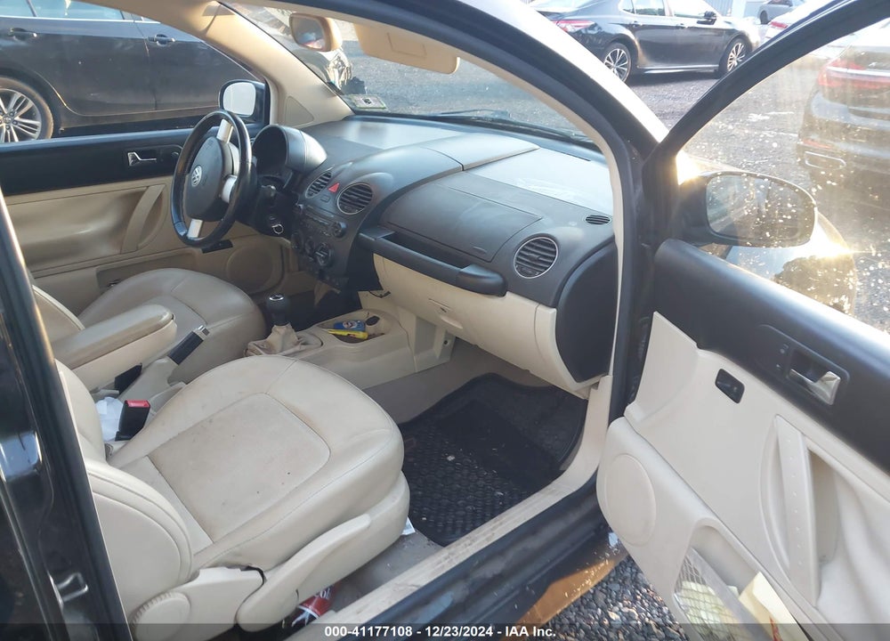 2010 VOLKSWAGEN NEW BEETLE 2.5L VIN: 3VWRG3AG9AM013681