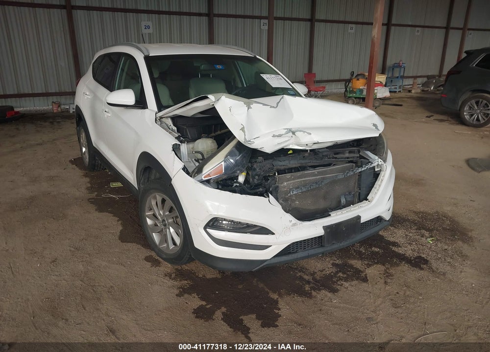 2016 HYUNDAI TUCSON SE VIN: KM8J33A44GU092016