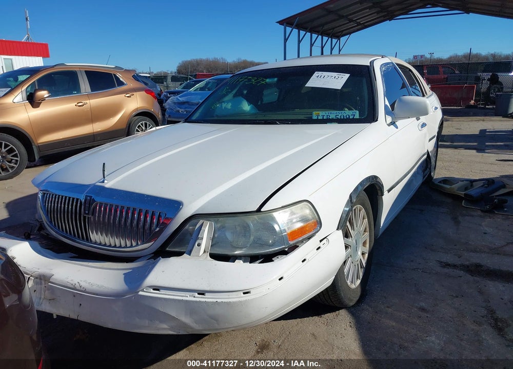 2004 LINCOLN TOWN CAR SIGNATURE VIN: 1LNHM81W34Y641090