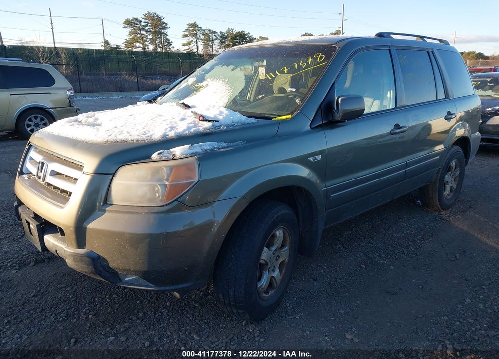 2008 HONDA PILOT EX VIN: 5FNYF18458B028050