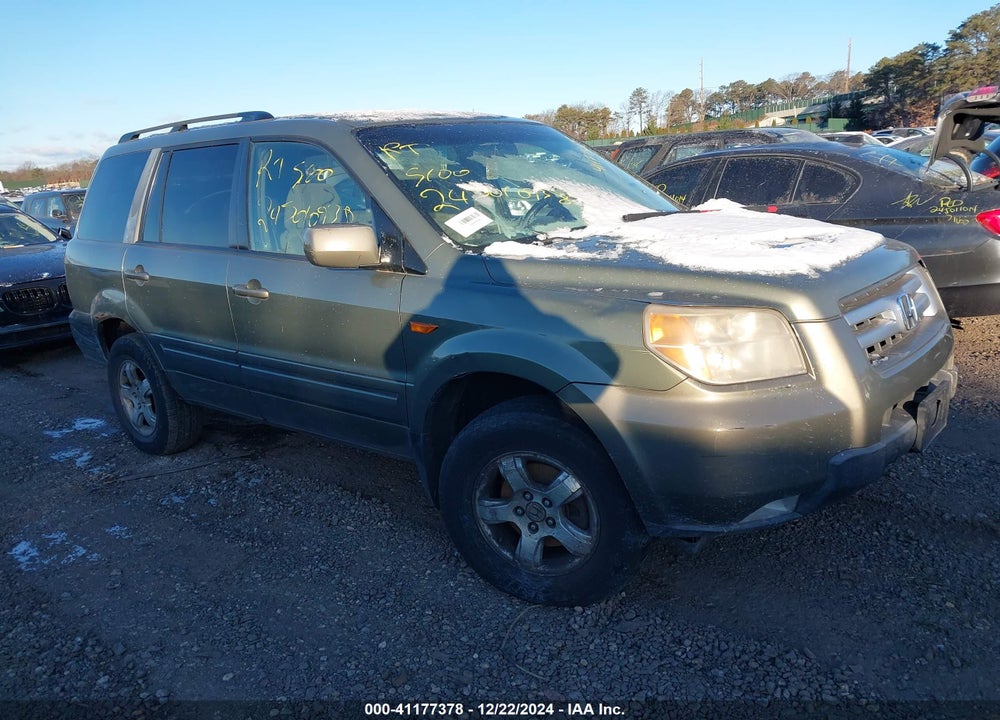 2008 HONDA PILOT EX VIN: 5FNYF18458B028050