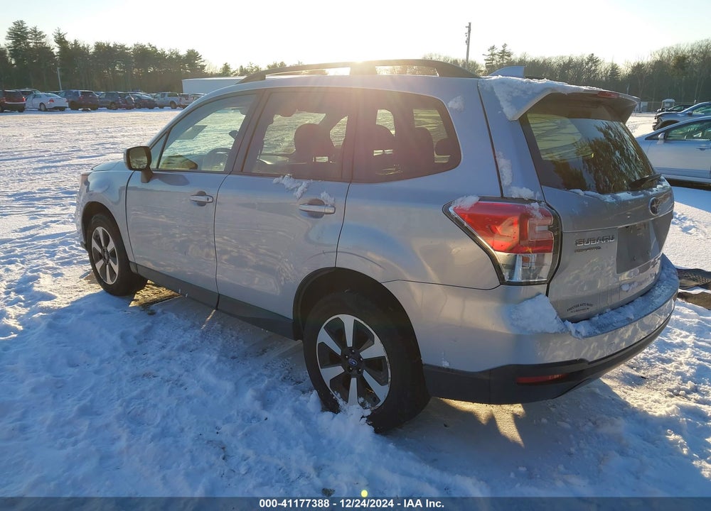 2018 SUBARU FORESTER VIN: JF2SJAGC1JH463460