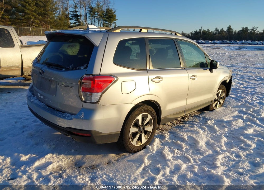 2018 SUBARU FORESTER VIN: JF2SJAGC1JH463460