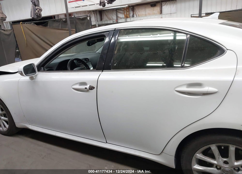 2011 LEXUS IS 250 VIN: JTHBF5C26B5142438