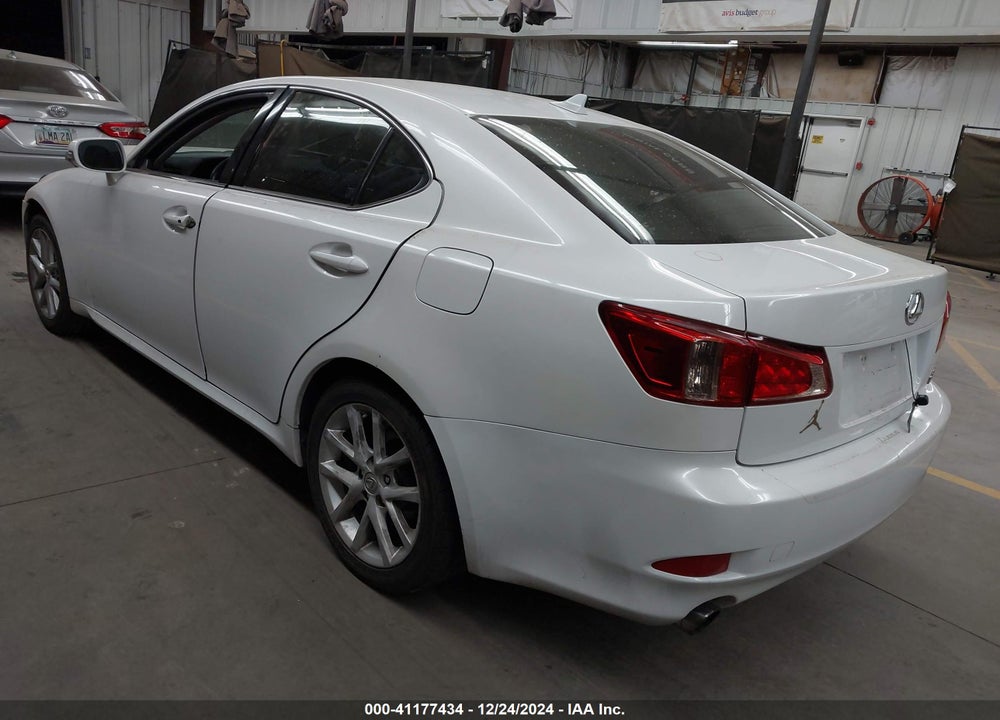 2011 LEXUS IS 250 VIN: JTHBF5C26B5142438
