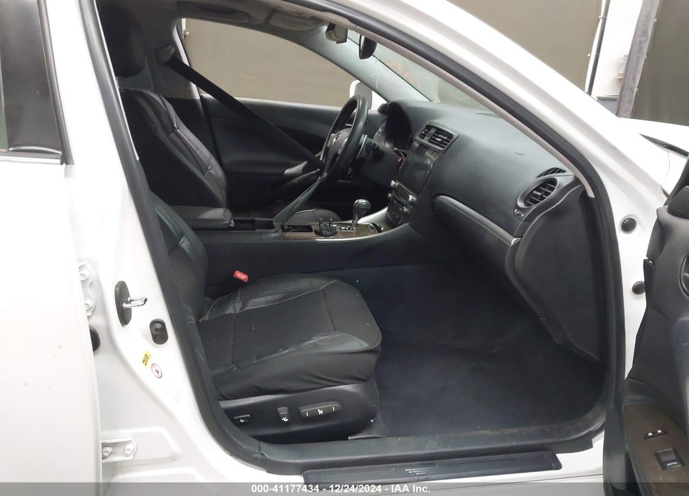 2011 LEXUS IS 250 VIN: JTHBF5C26B5142438