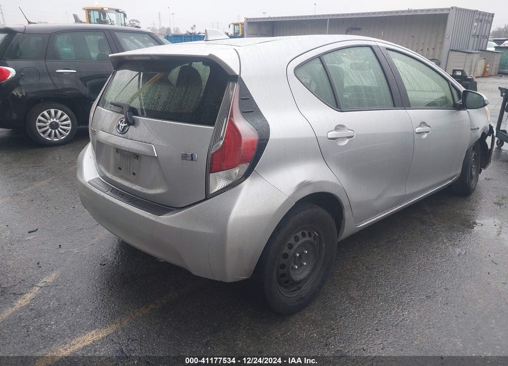 2015 TOYOTA PRIUS C VIN: JTDKDTB39F1101482