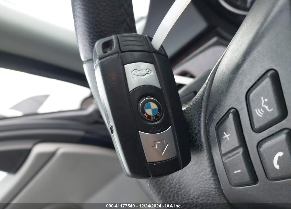 2008 BMW 328I VIN: WBAVA37528NL51588