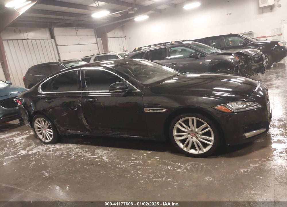 2017 JAGUAR XF 35T PREMIUM VIN: SAJBJ4BVXHCY38196