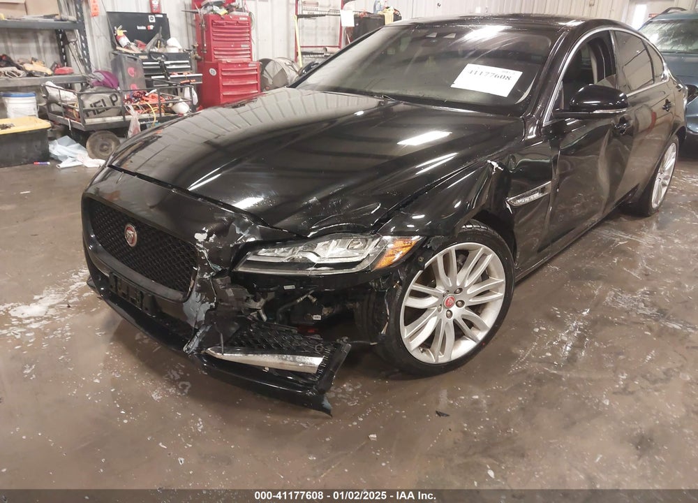 2017 JAGUAR XF 35T PREMIUM VIN: SAJBJ4BVXHCY38196