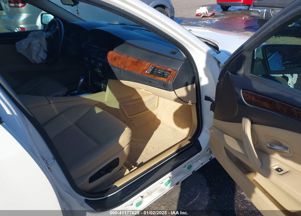 2009 BMW 528I VIN: WBANU53519C118436