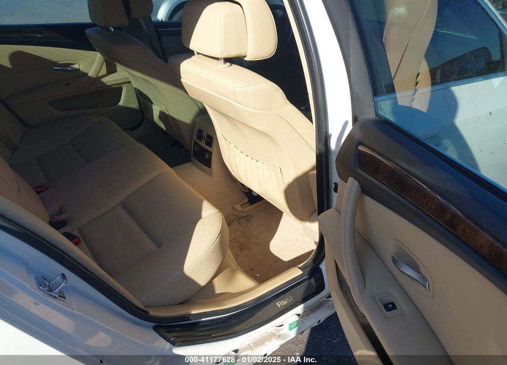 2009 BMW 528I VIN: WBANU53519C118436