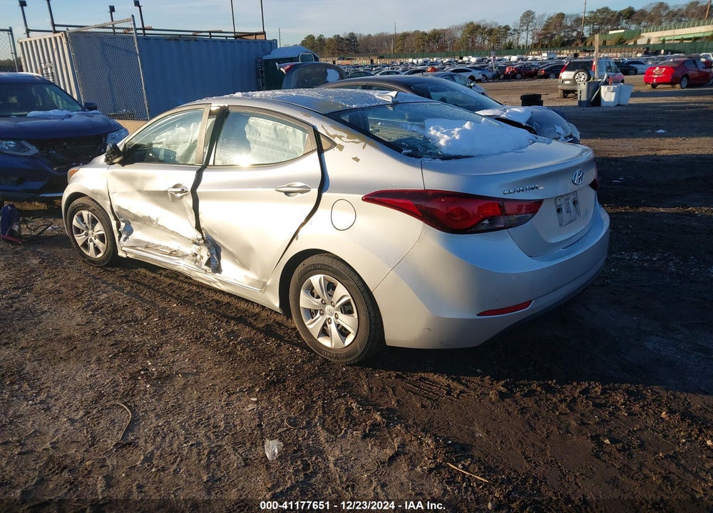 2016 HYUNDAI ELANTRA SE VIN: 5NPDH4AE1GH729729