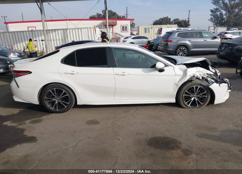 2018 TOYOTA CAMRY SE VIN: JTNB11HK0J3040401