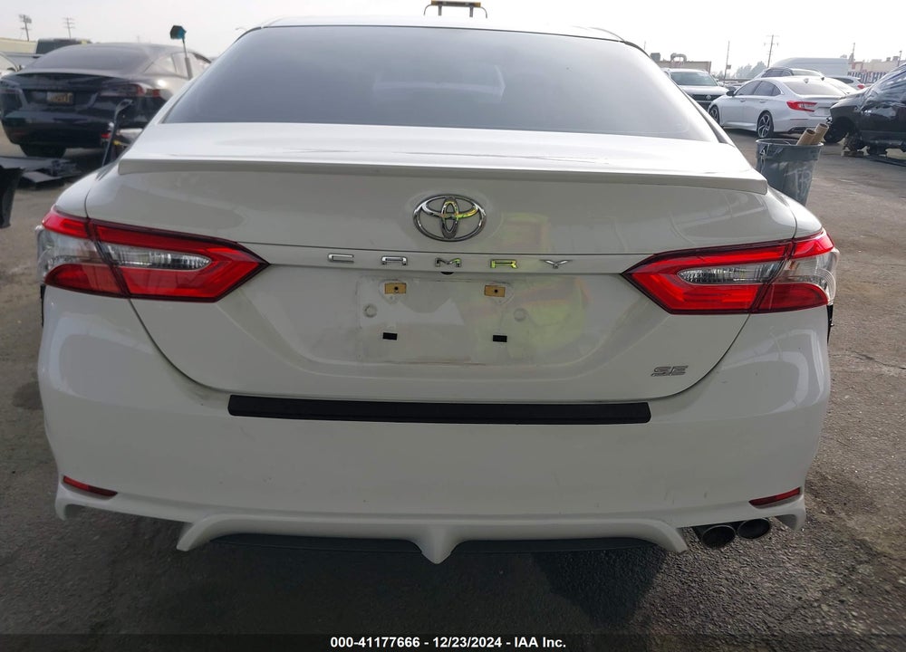 2018 TOYOTA CAMRY SE VIN: JTNB11HK0J3040401