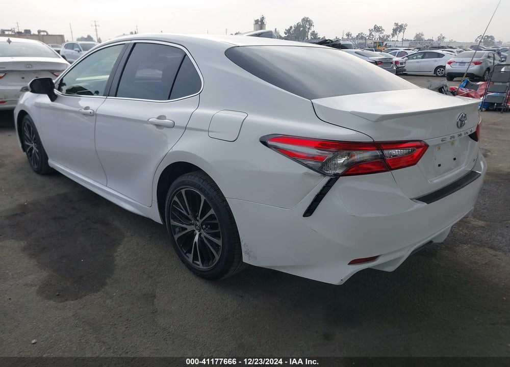 2018 TOYOTA CAMRY SE VIN: JTNB11HK0J3040401