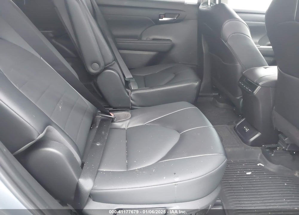 2022 TOYOTA HIGHLANDER VIN: 5TDHZRBH2NS168663