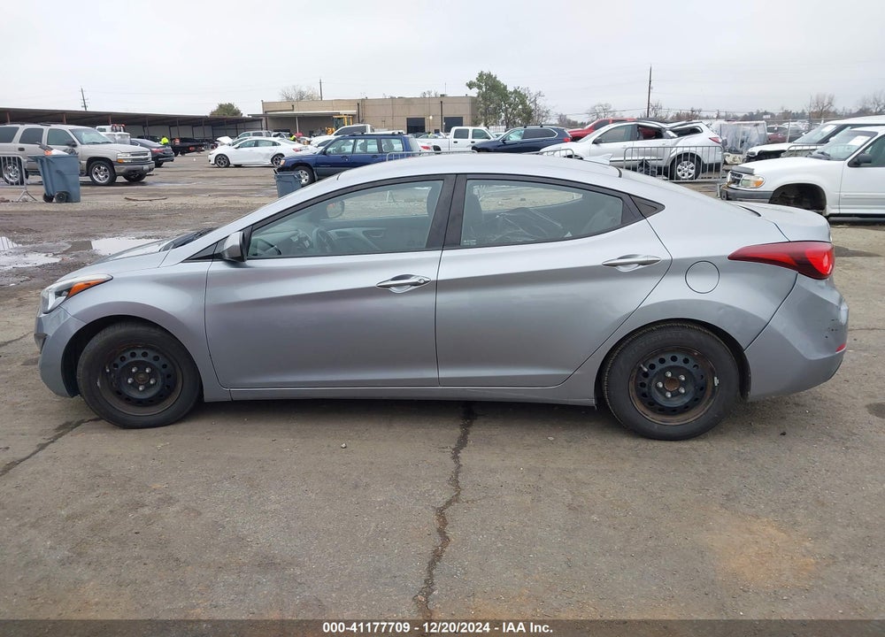 2016 HYUNDAI ELANTRA SE VIN: 5NPDH4AE4GH748808