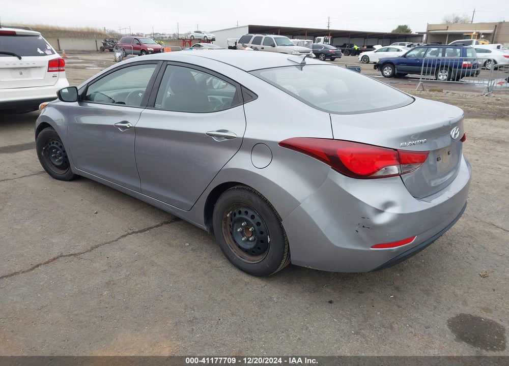 2016 HYUNDAI ELANTRA SE VIN: 5NPDH4AE4GH748808