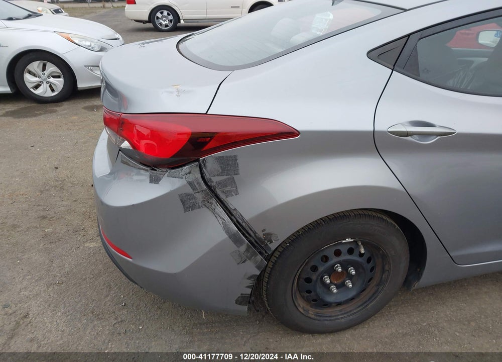 2016 HYUNDAI ELANTRA SE VIN: 5NPDH4AE4GH748808