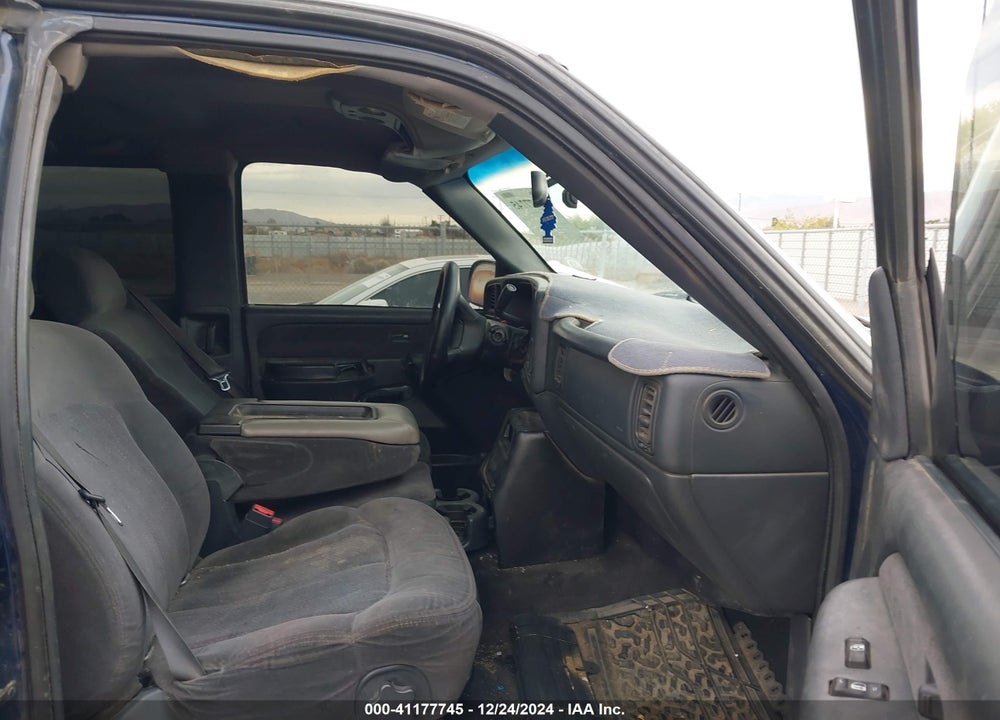 2002 CHEVROLET SILVERADO 1500 LS VIN: 2GCEC19V221178467